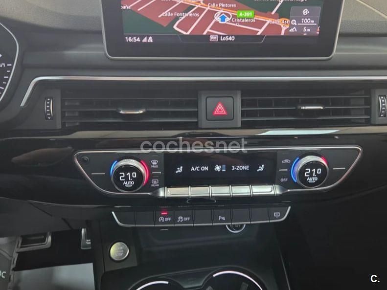 Usado Audi A4 150 CV (110 kW) 2019 Azul Familiar
