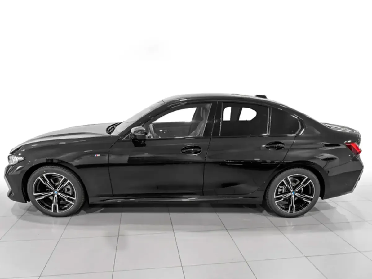 Usado BMW 330e Comfort Edition 292 CV (214 kW) 2026 Negro Berlina