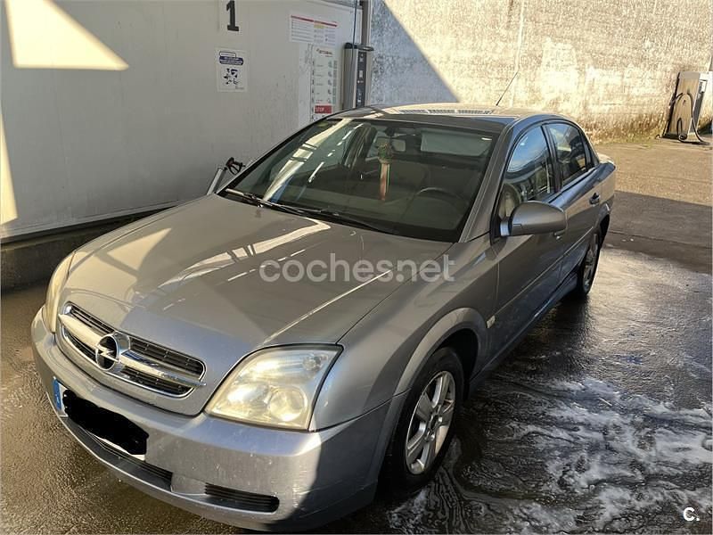 Usado Opel Vectra Design Edition 120 CV (88 kW) 2004 Gris / plata Berlina