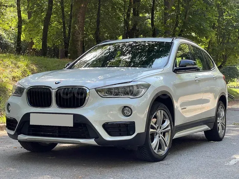 Usado BMW X1 Sport Line 150 CV (110 kW) 2017 Blanco SUV