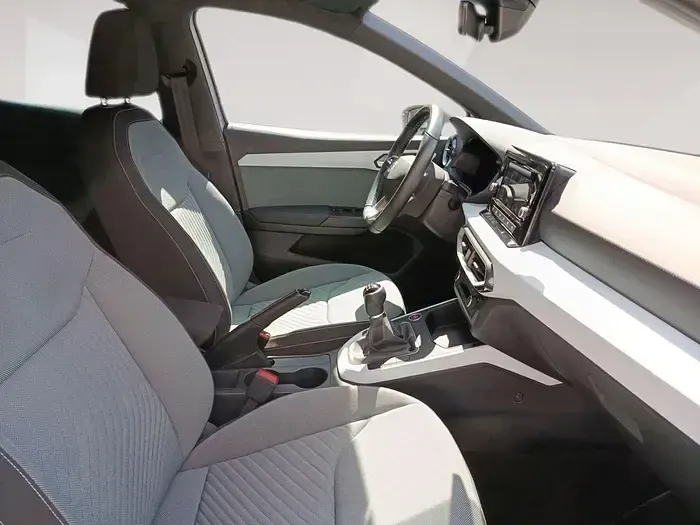 Usado Seat Ibiza 116 CV (85 kW) 2024 Gris Utilitario