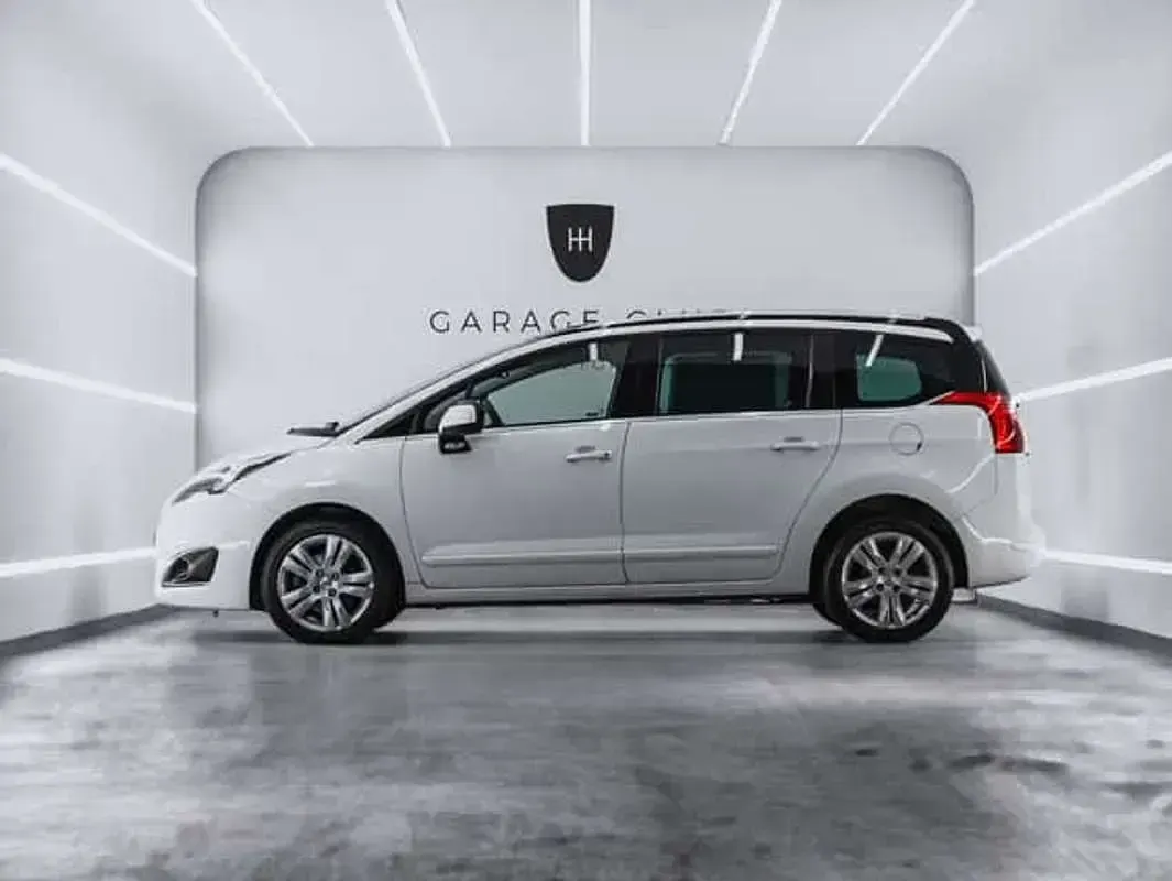 Usado Peugeot 5008 Allure 150 CV (110 kW) 2016 Blanco Monovolumen