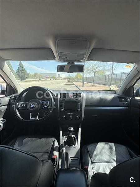 Usado VW Jetta Highline 105 CV (77 kW) 2009 Blanco Berlina