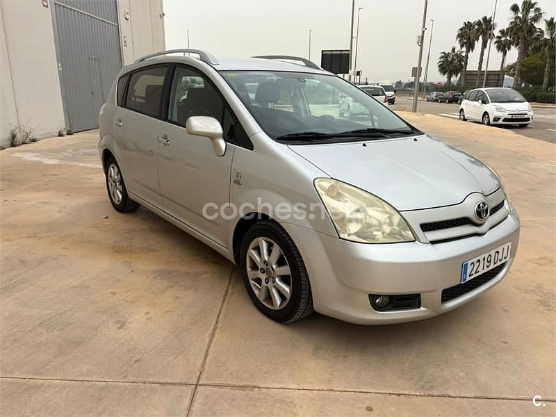 Usado Toyota Corolla Verso Sol 116 CV (85 kW) 2005 Gris / plata Monovolumen