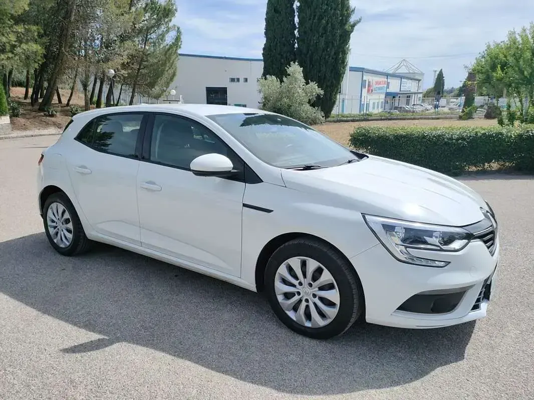 Usado Renault Mégane Business 116 CV (85 kW) 2019 Blanco Utilitario