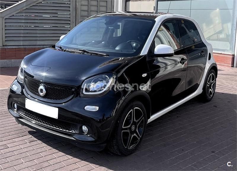 Usado Smart ForFour Passion 90 CV (66 kW) 2017 Negro Utilitario