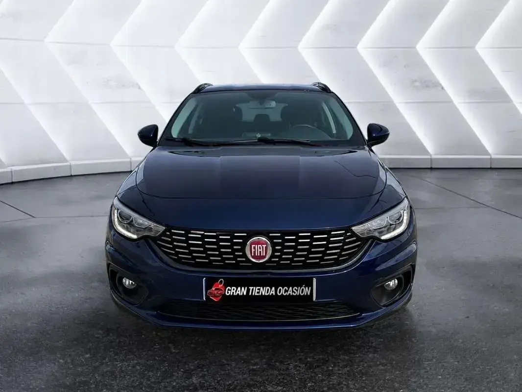 Usado Fiat Tipo Lounge 94 CV (69 kW) 2018 Azul Familiar