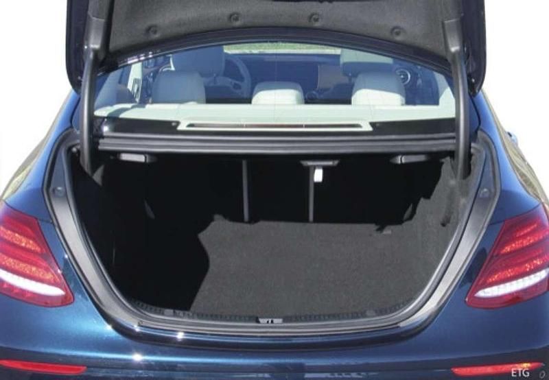 Usado Mercedes E220 194 CV (142 kW) 2019 Negro Berlina