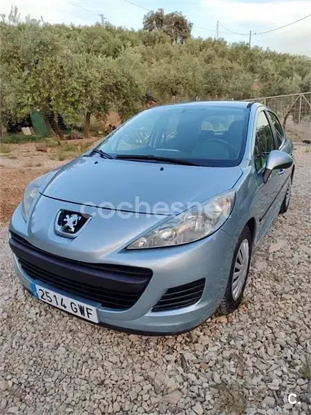 Usado Peugeot 207 70 CV (51 kW) 2010 Verde Berlina