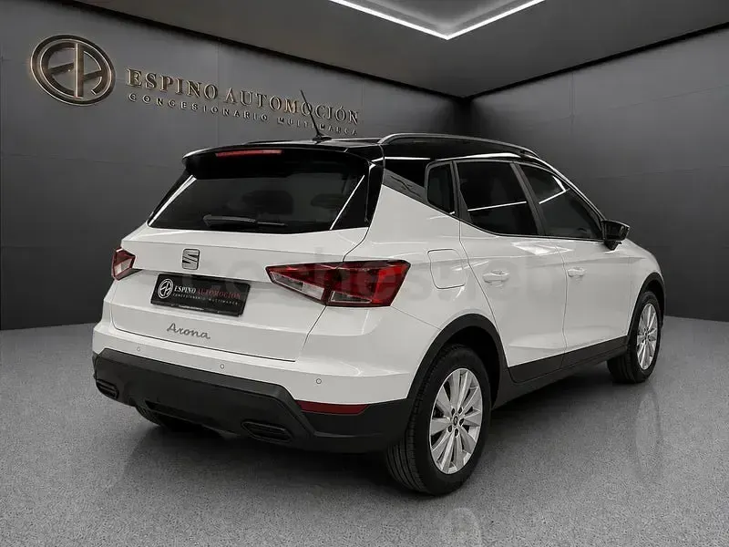 Usado Seat Arona Style 110 CV (80 kW) 2023 Blanco SUV