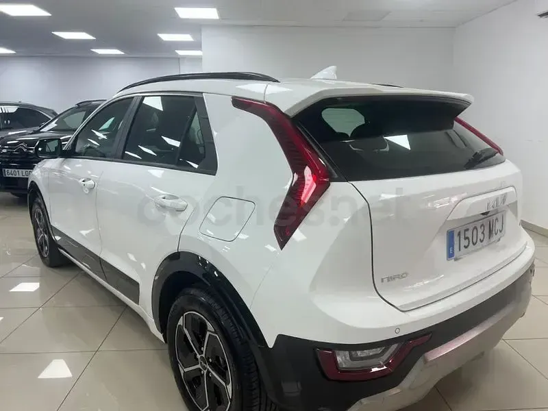 Usado Kia Niro 141 CV (103 kW) 2022 Blanco SUV