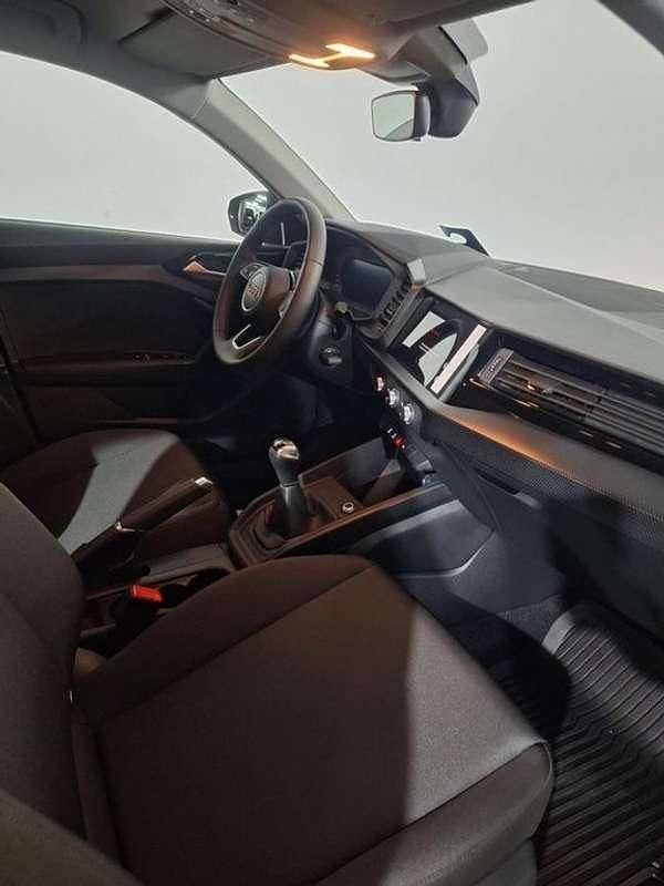 Usado Audi A1 Sportback 95 CV (69 kW) 2025 Gris Utilitario