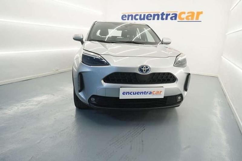 Usado Toyota Yaris Cross Active 116 CV (85 kW) 2024 Plateado SUV