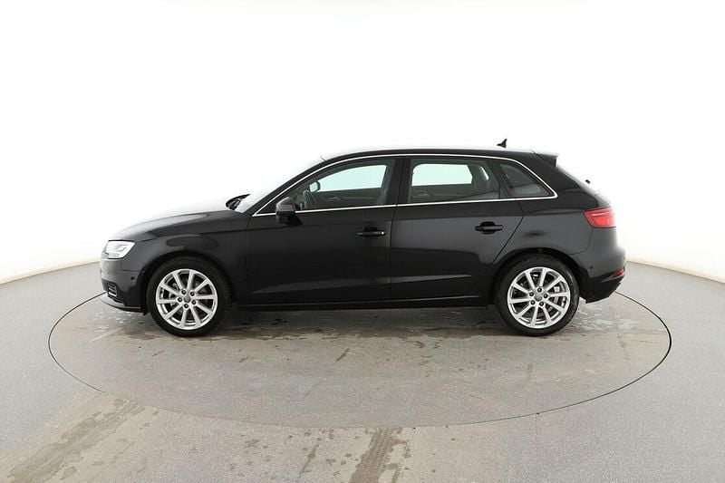 Usado Audi A3 Sportback Design 116 CV (85 kW) 2019 Negro Utilitario