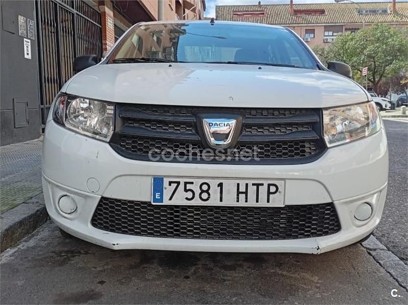 Usado Dacia Logan Ambiance 75 CV (55 kW) 2014 Blanco Familiar