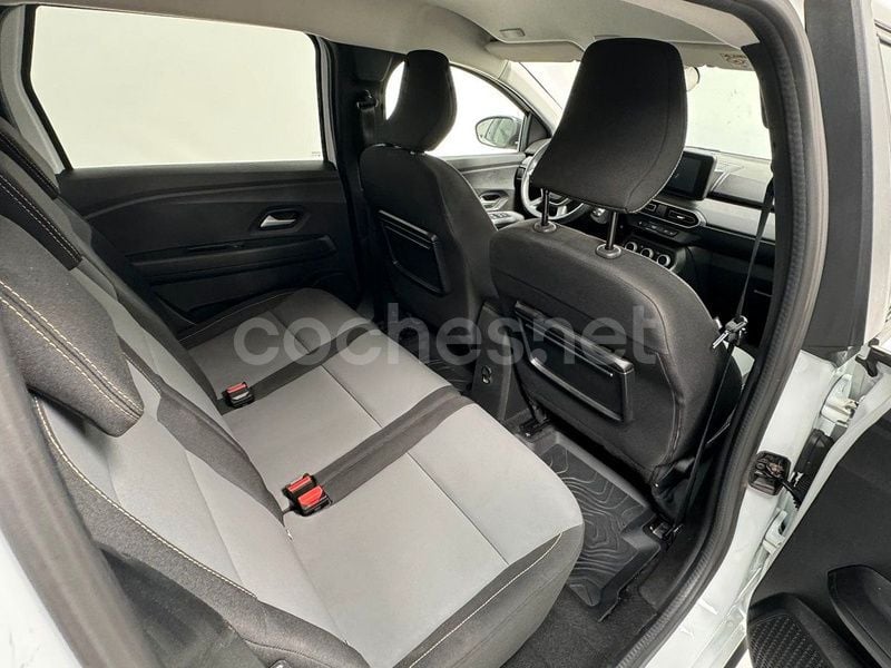 Usado Dacia Jogger Extreme 110 CV (80 kW) 2023 Blanco Monovolumen