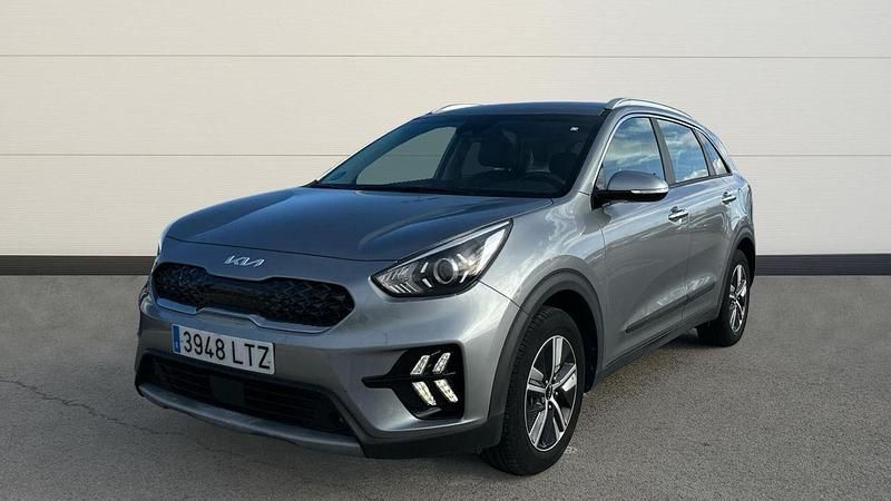 Usado Kia Niro 141 CV (103 kW) 2021 Gris / plata SUV