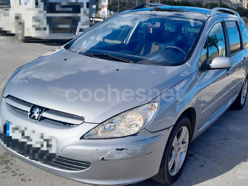 Usado Peugeot 307 90 CV (66 kW) 2004 Gris / plata Familiar