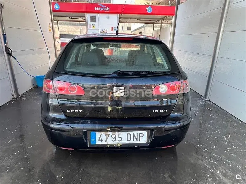Usado Seat Ibiza Reference 100 CV (73 kW) 2005 Negro Utilitario