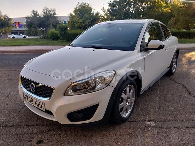 Blanco Usado 2011 Volvo C30 Drive Kinetic Utilitario | 6990 € (Precio justo) - Imagen 1/4