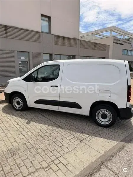 Usado Opel Combo Life Edition 102 CV (75 kW) 2021 Blanco Monovolumen