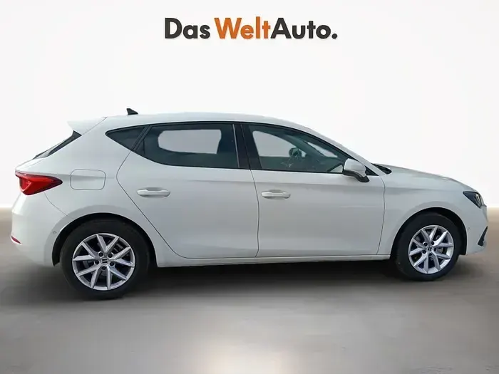 Usado Seat Leon Style 115 CV (84 kW) 2023 Blanco Berlina