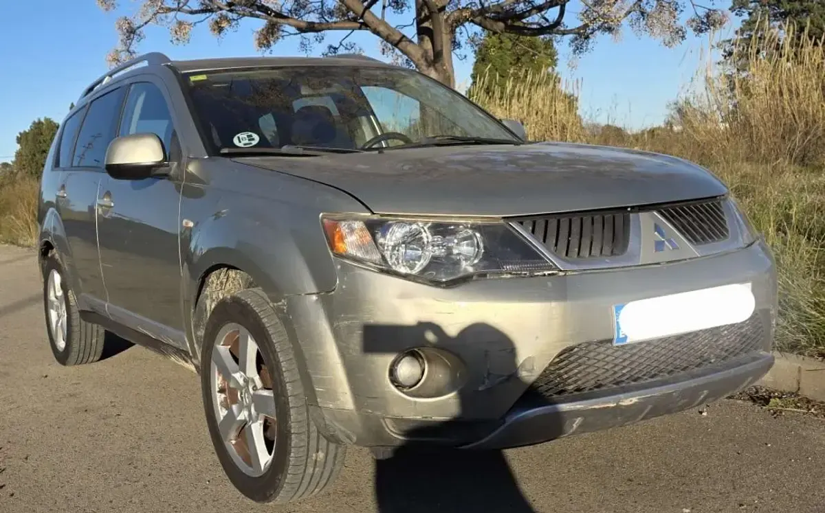 Usado Mitsubishi Outlander Intense 140 CV (102 kW) 2007 Plateado SUV