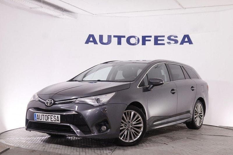 Usado Toyota Avensis Executive 143 CV (105 kW) 2015 Gris Familiar