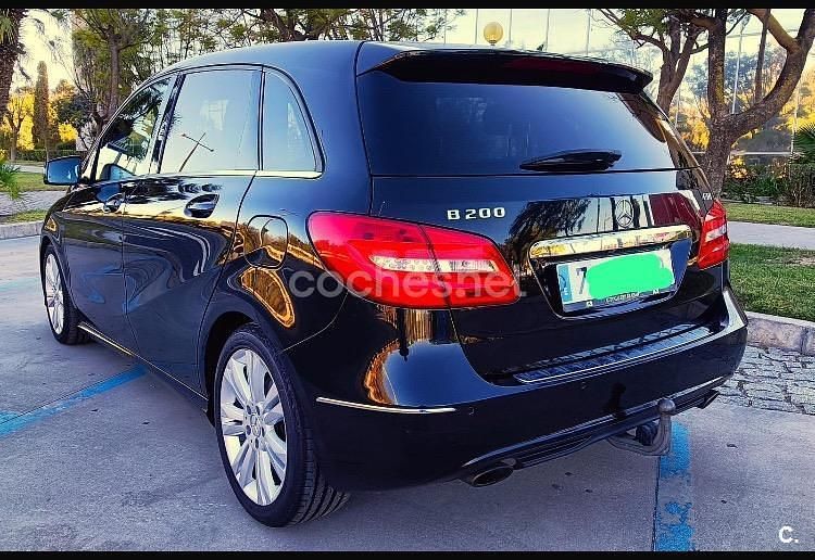 Usado Mercedes B200 136 CV (100 kW) 2013 Negro Monovolumen