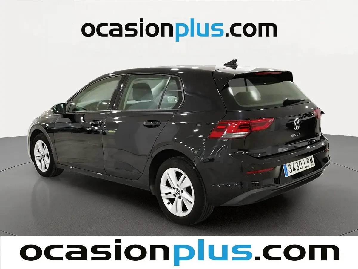 Usado VW Golf VII 115 CV (84 kW) 2021 Negro Utilitario