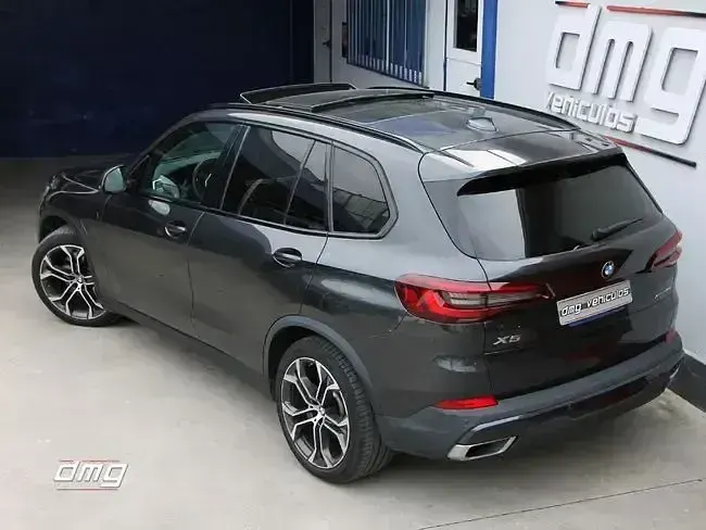 Usado BMW X5 Comfort Edition 398 CV (292 kW) 2021 Gris / plata SUV