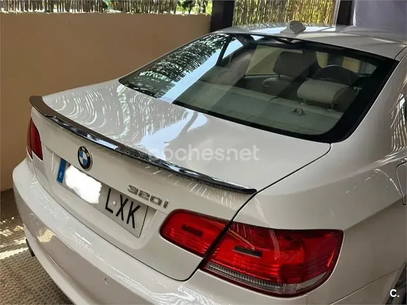 Usado BMW 320 170 CV (125 kW) 2009 Blanco Coupe