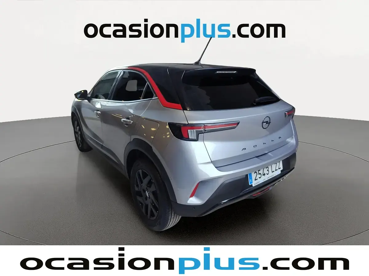 Usado Opel Mokka GS Line 131 CV (96 kW) 2022 Gris plata SUV
