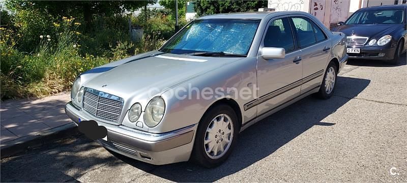 Gris / plata Usado 1995 Mercedes E320 Elegance Berlina | 7500 € - Imagen 1/4