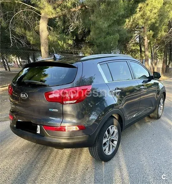 Usado Kia Sportage 135 CV (99 kW) 2016 Gris / plata SUV