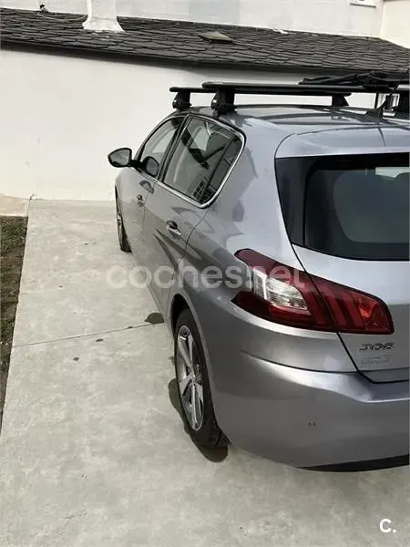 Usado Peugeot 308 Allure 120 CV (88 kW) 2016 Gris / plata Berlina