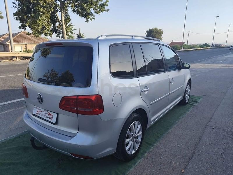 Usado VW Touran Advance 140 CV (102 kW) 2011 Gris / plata Monovolumen