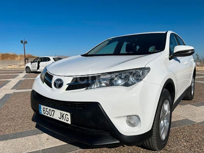 Usado Toyota RAV4 Advance 143 CV (105 kW) 2015 Blanco SUV