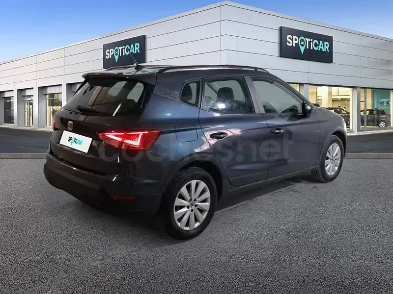 Usado Seat Arona Style 110 CV (80 kW) 2023 Azul SUV