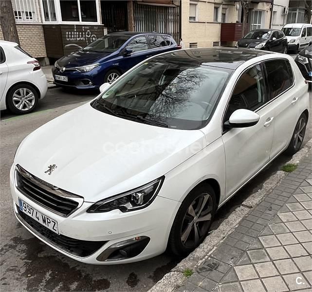 Usado Peugeot 308 Allure 125 CV (91 kW) 2013 Blanco Berlina