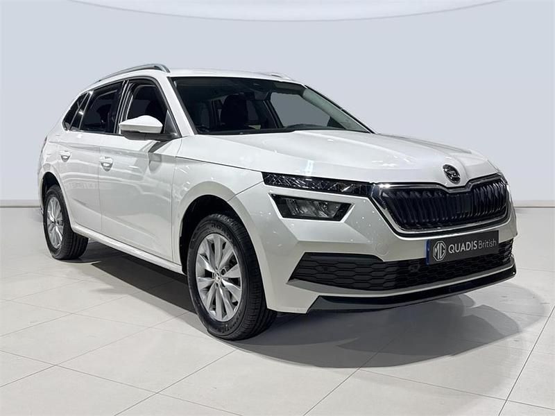 Usado Skoda Kamiq Ambition 110 CV (80 kW) 2022 Blanco SUV