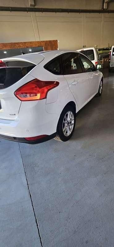 Usado Ford Focus Titanium 125 CV (91 kW) 2015 Blanco Utilitario
