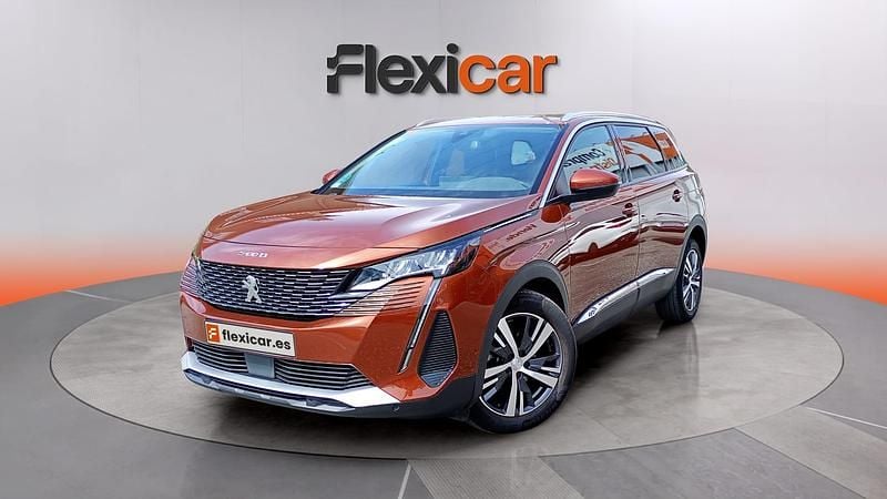 Usado Peugeot 5008 Allure 131 CV (96 kW) 2021 Marrón SUV