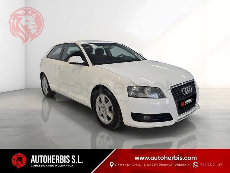 Usado Audi A3 Attraction 140 CV (102 kW) 2010 Blanco Utilitario