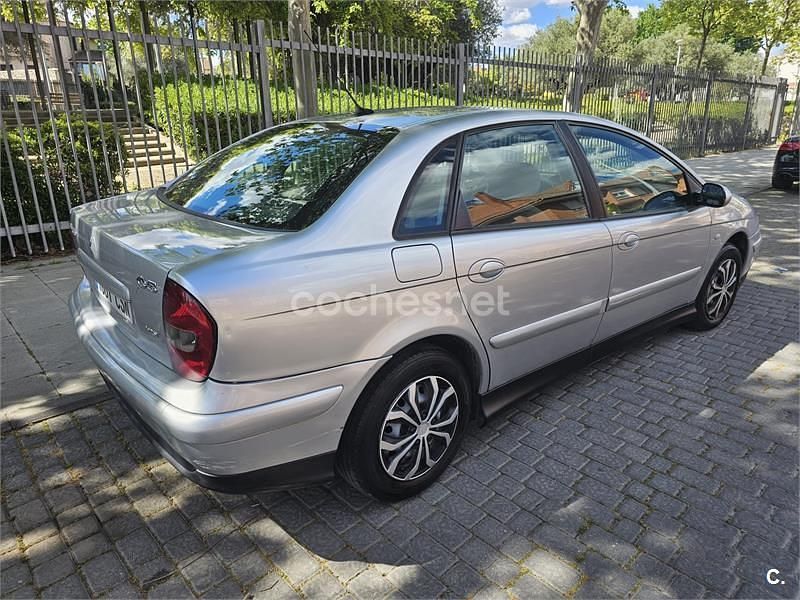 Usado Citroën C5 110 CV (80 kW) 2004 Gris / plata Berlina