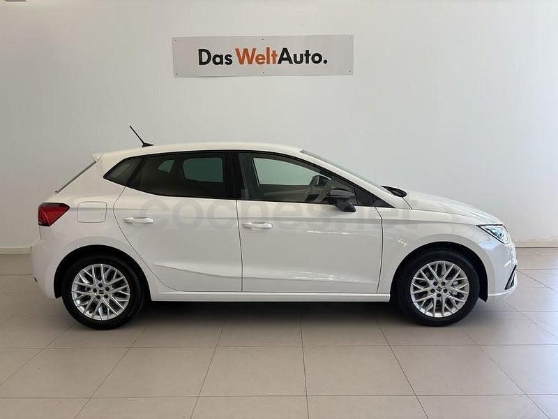 Usado Seat Ibiza FR 115 CV (84 kW) 2025 Blanco Berlina