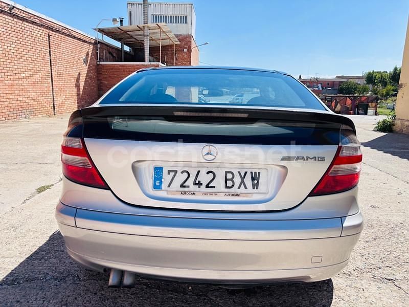 Usado Mercedes C220 143 CV (105 kW) 2002 Gris / plata Berlina