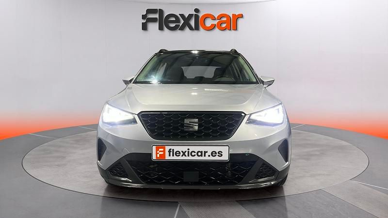 Usado Seat Arona Style 110 CV (80 kW) 2022 Gris SUV