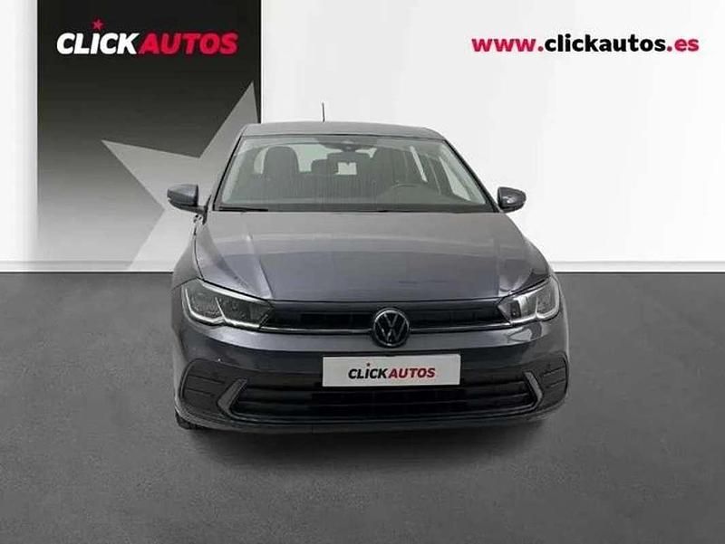 Usado VW Polo Life 95 CV (69 kW) 2023 Gris Utilitario