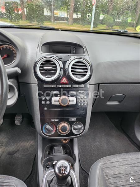 Usado Opel Corsa Color Edition 95 CV (69 kW) 2015 Gris / plata Utilitario